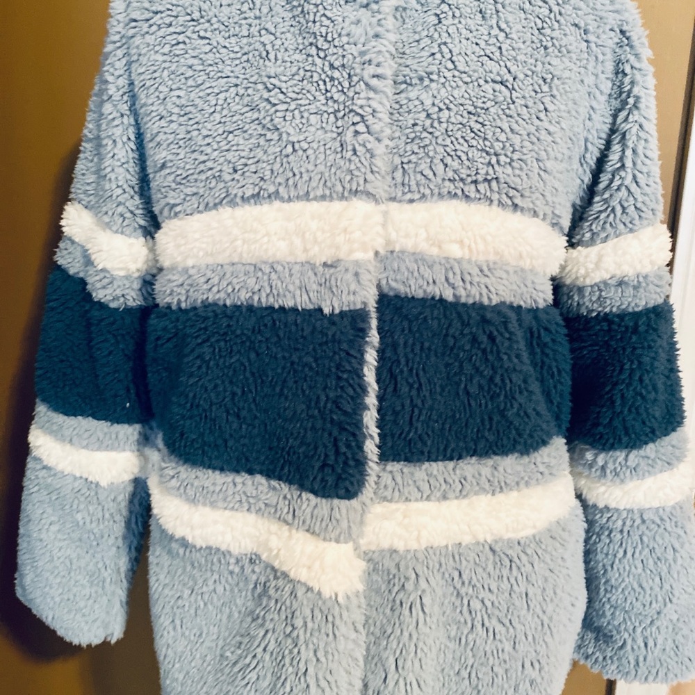 🌻Woven Heart • Blue Striped Teddy Bear Faux Fur Coat L New - Picture 2 of 6